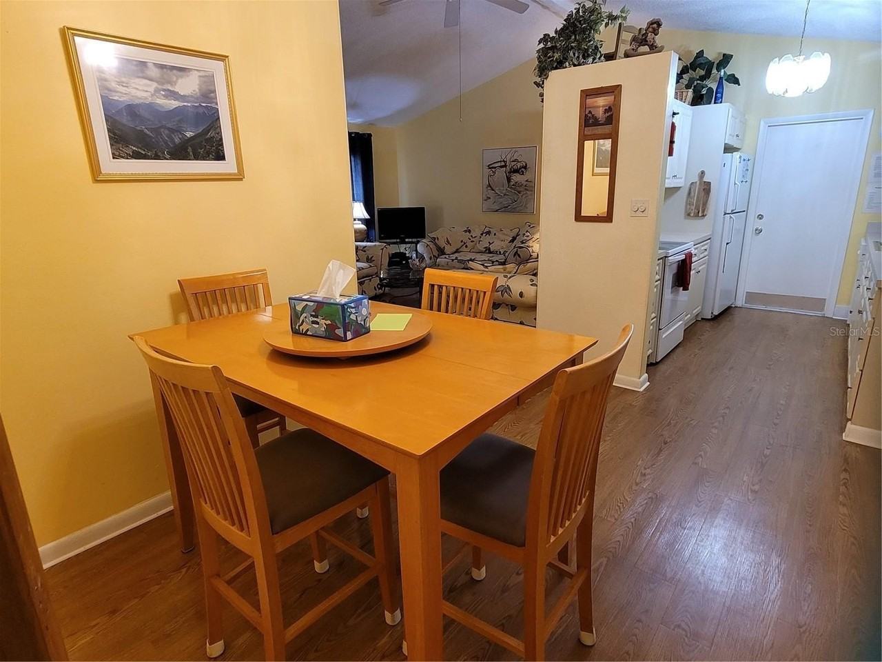 13288 Fowler Ave - Photo 4 of 24