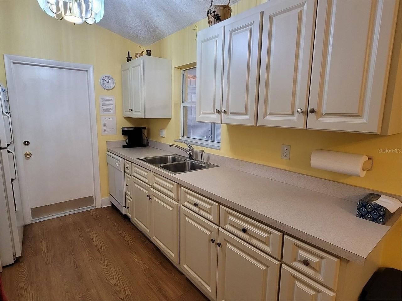 13288 Fowler Ave - Photo 7 of 24