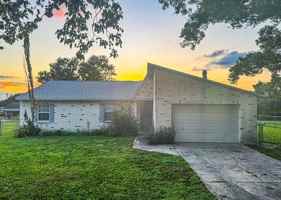 featured image of 7410 Orangeview Cir