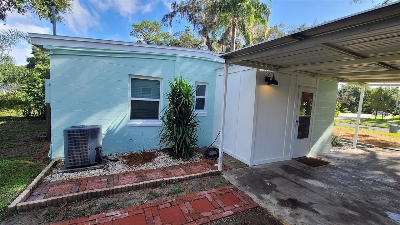 240 S Cypress Way - Photo 4 of 11