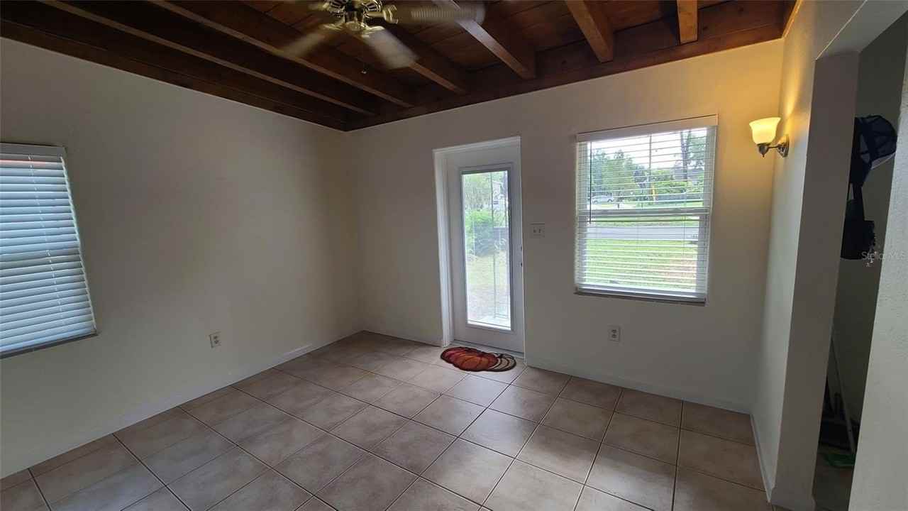240 S Cypress Way - Photo 5 of 11