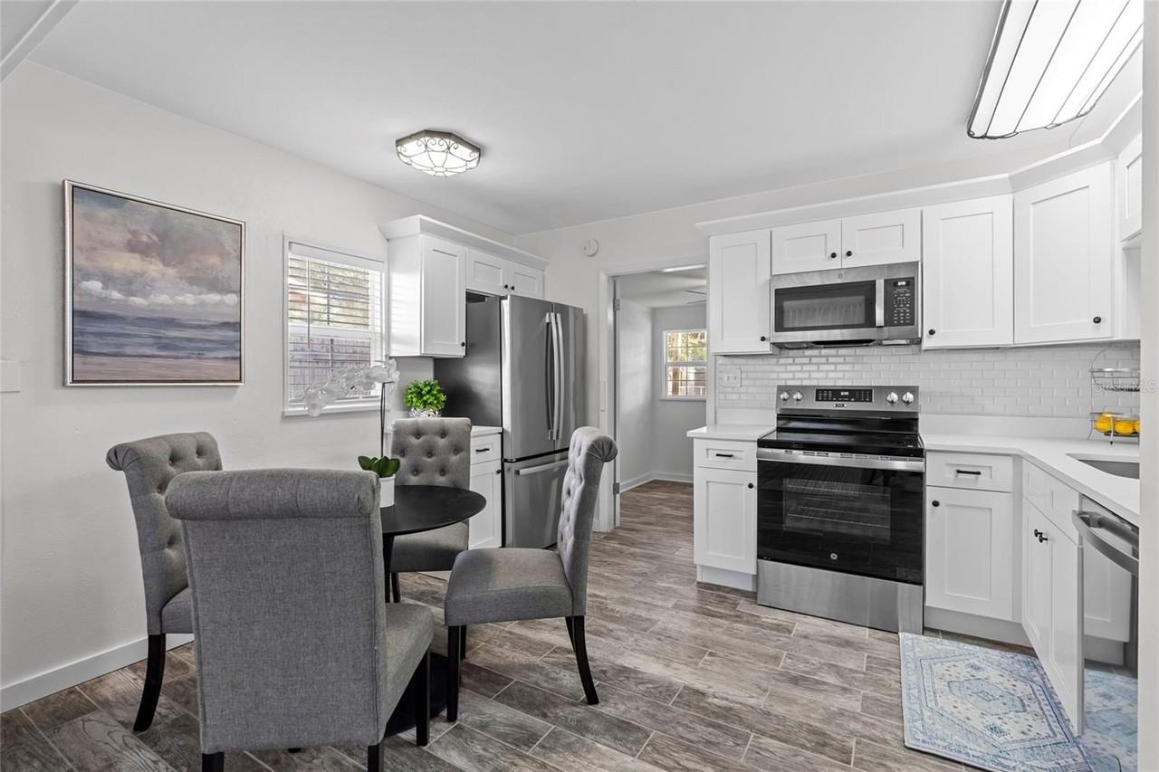 326 50th Ave N - Photo 5 of 25