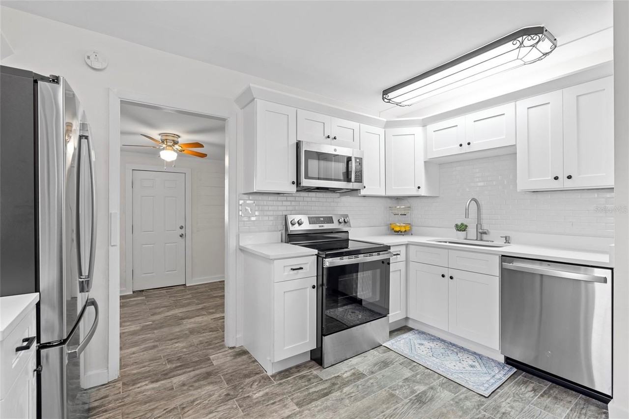 326 50th Ave N - Photo 6 of 25