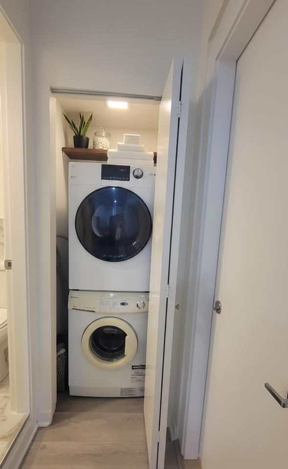 1025 Elveden Row - Photo 5 of 6