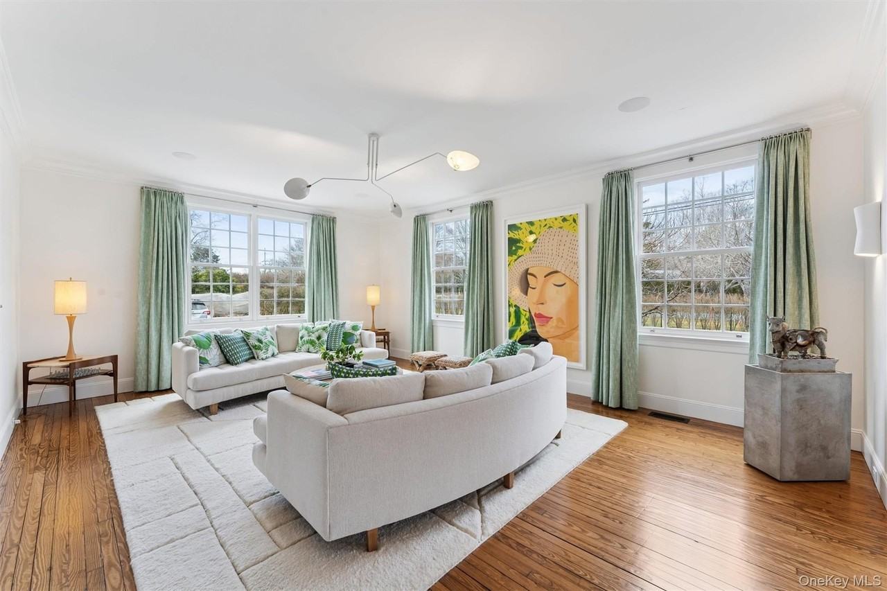 109 Quogue St - Photo 6 of 25