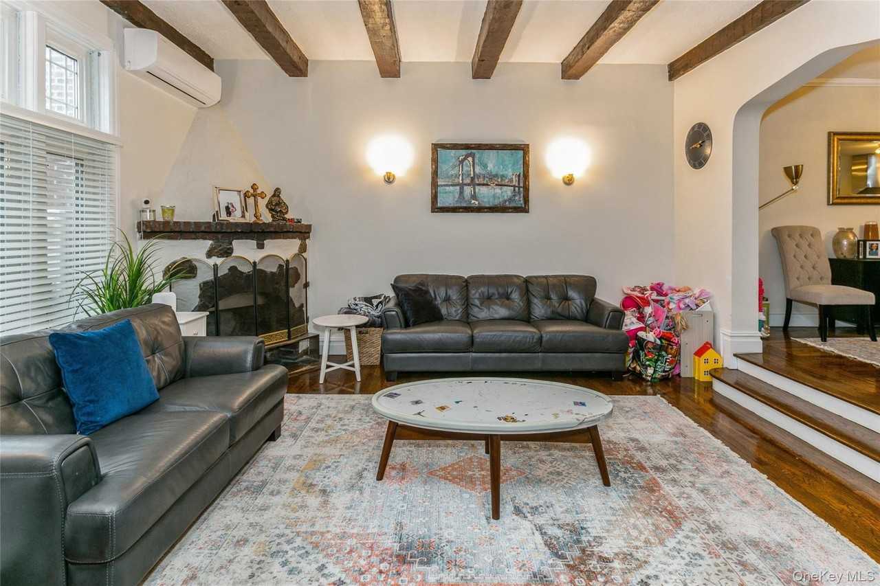 9515 242nd St - Photo 3 of 16