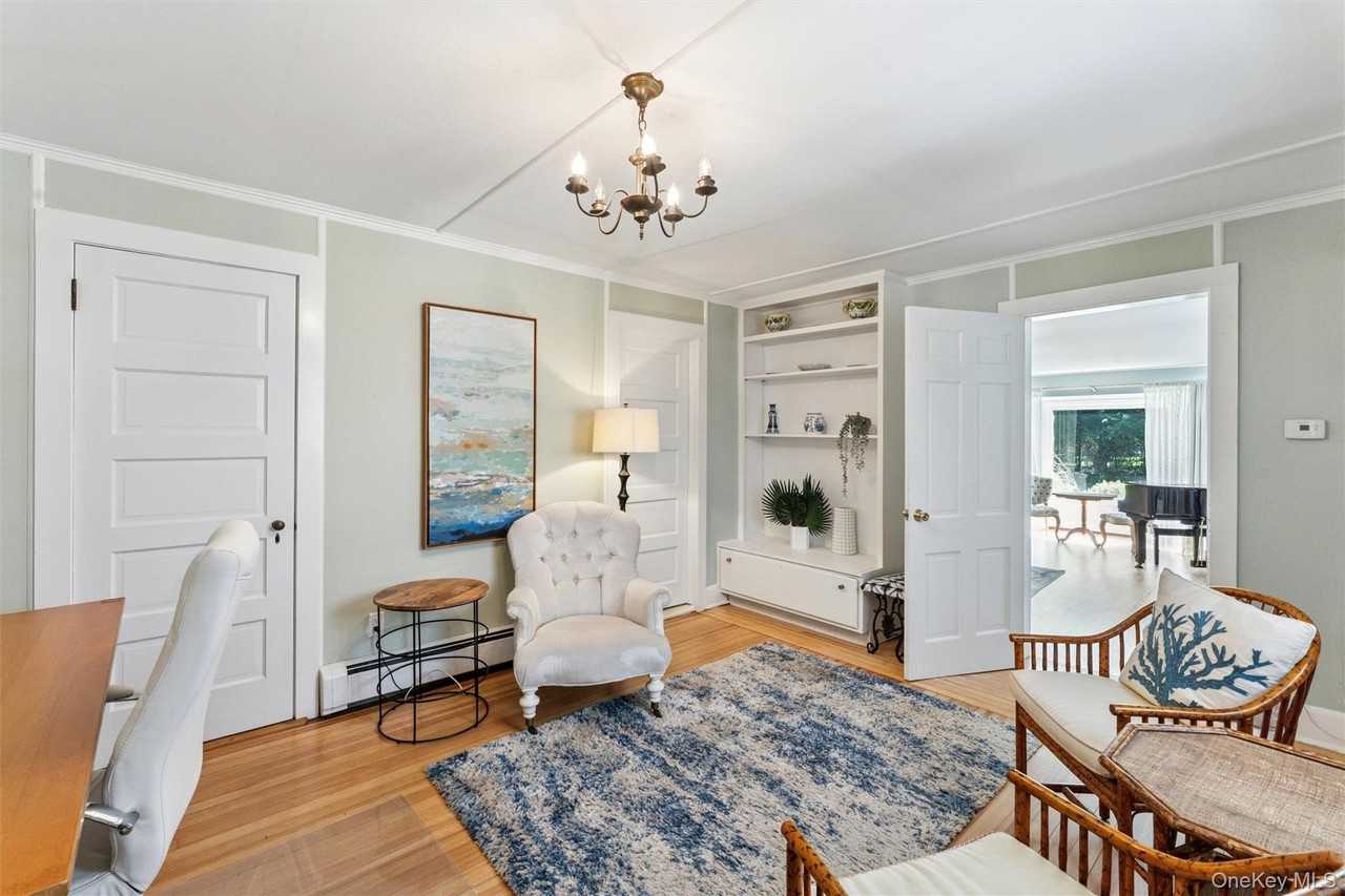 35 Sheppard St - Photo 6 of 15