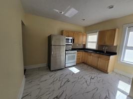 featured image of 349 Hollis St #3