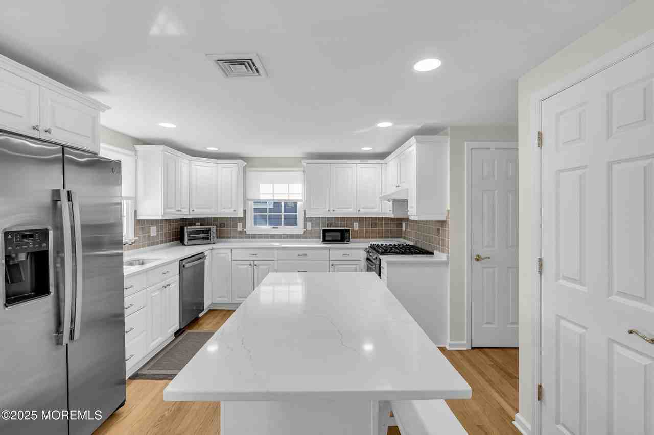 807 Prospect Ave - Photo 7 of 27