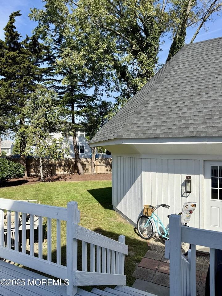 258 Osborne Ave - Photo 3 of 12