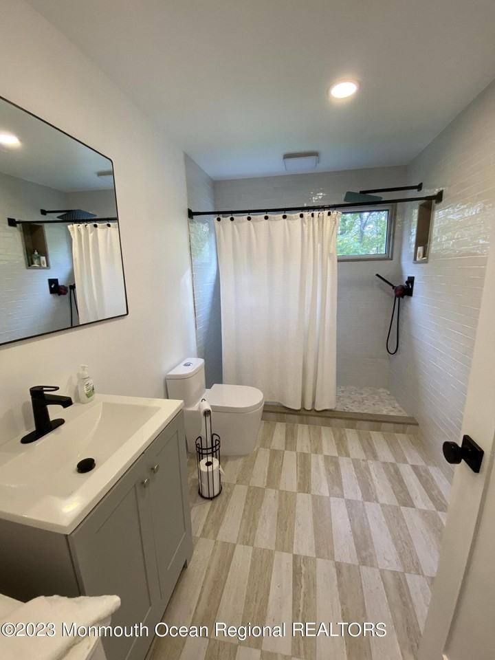 5 Carole Dr - Photo 7 of 17