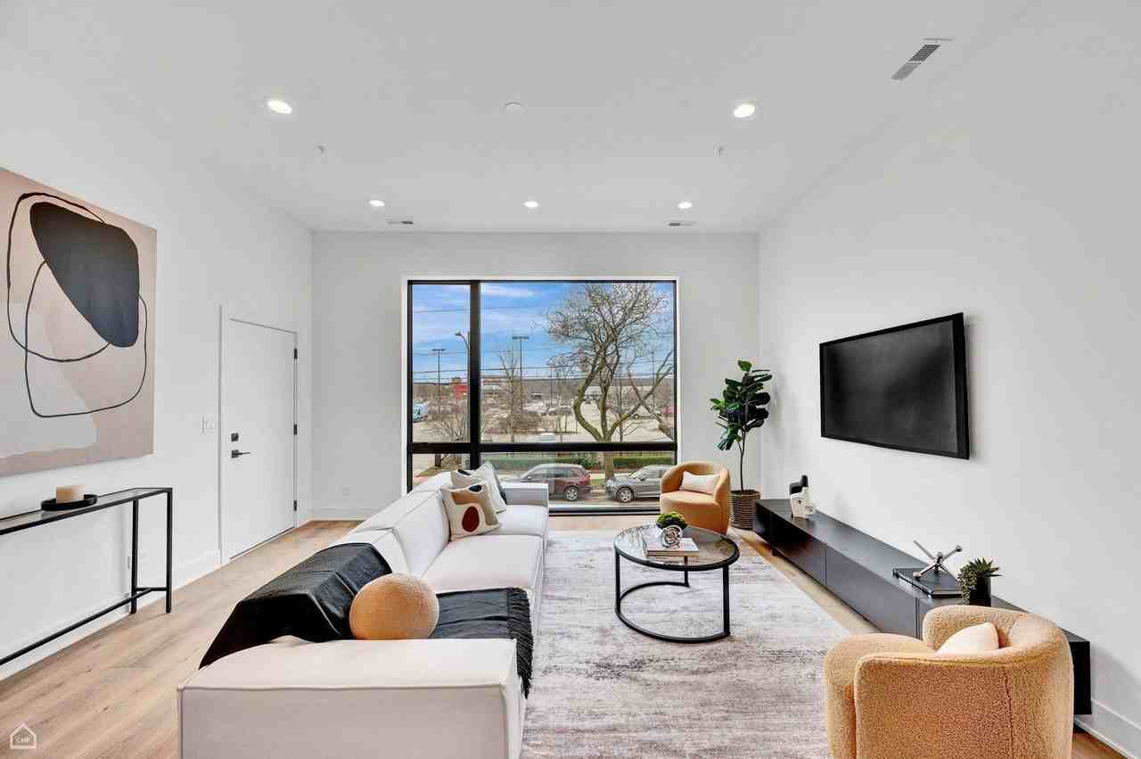 1615 W 13th St #301 - Photo 2 of 19