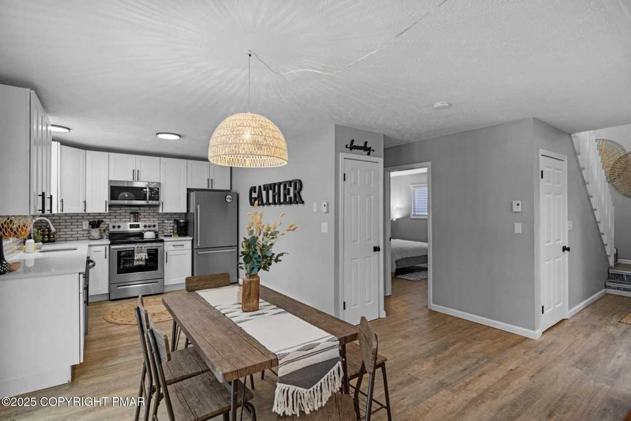 8257 Natures Dr - Photo 7 of 23