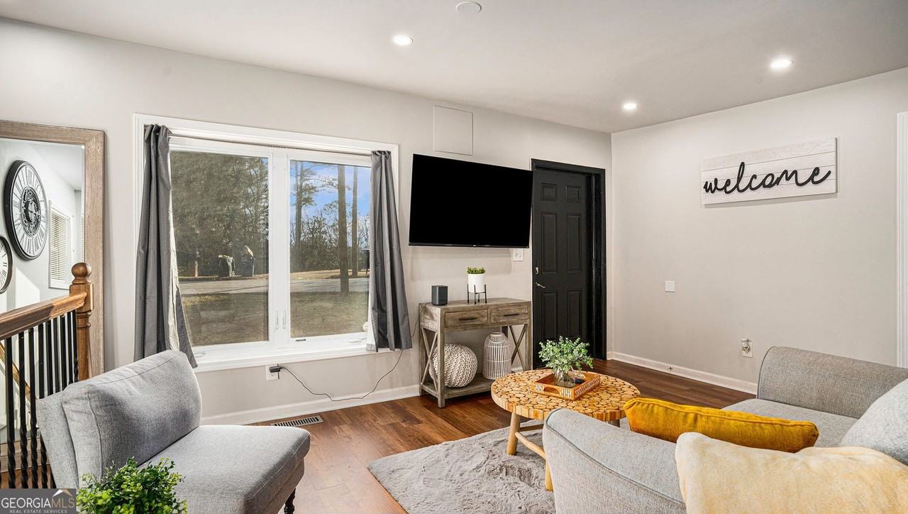 2969 Redwine Rd - Photo 3 of 22