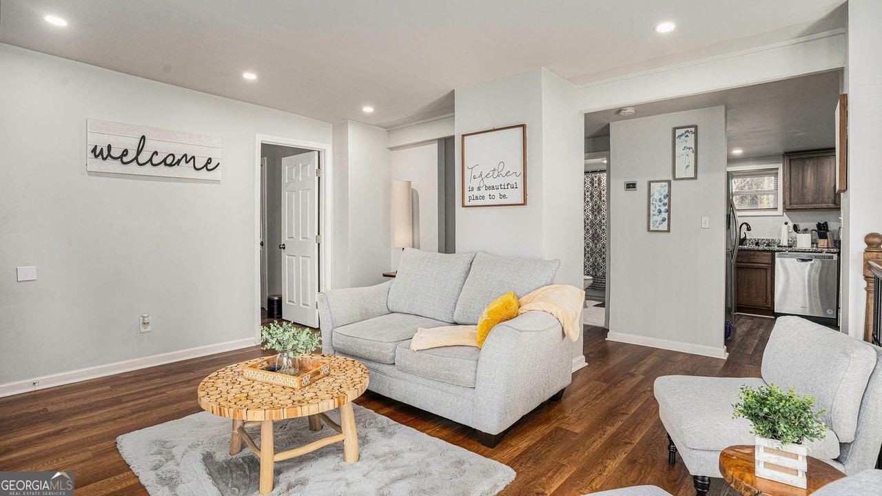 2969 Redwine Rd - Photo 4 of 22