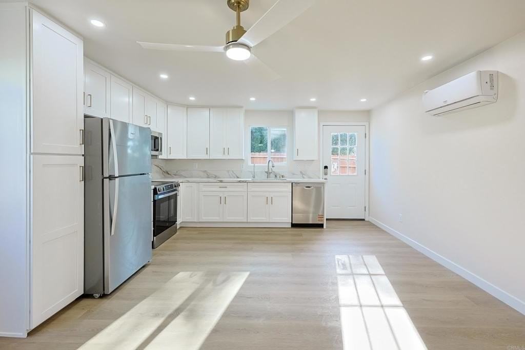 5740 Midwick St - Photo 4 of 20