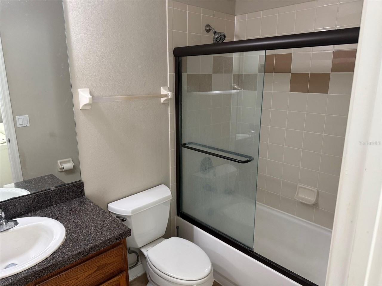 912 Beak St Unit B - Photo 6 of 9