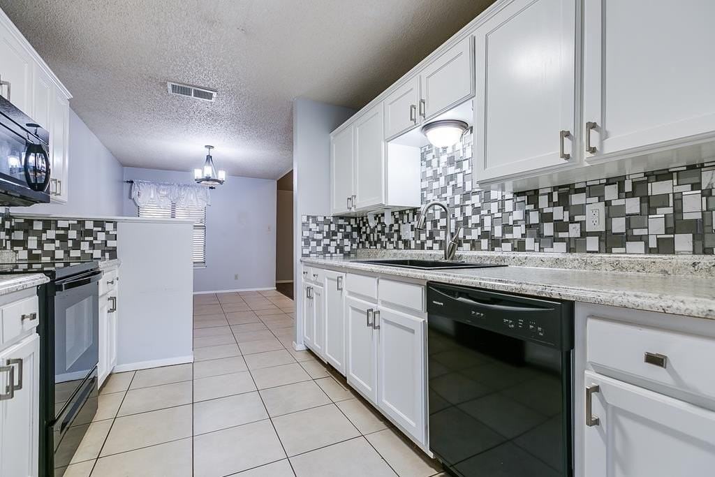 2213 Valleyview Blvd - Photo 3 of 10