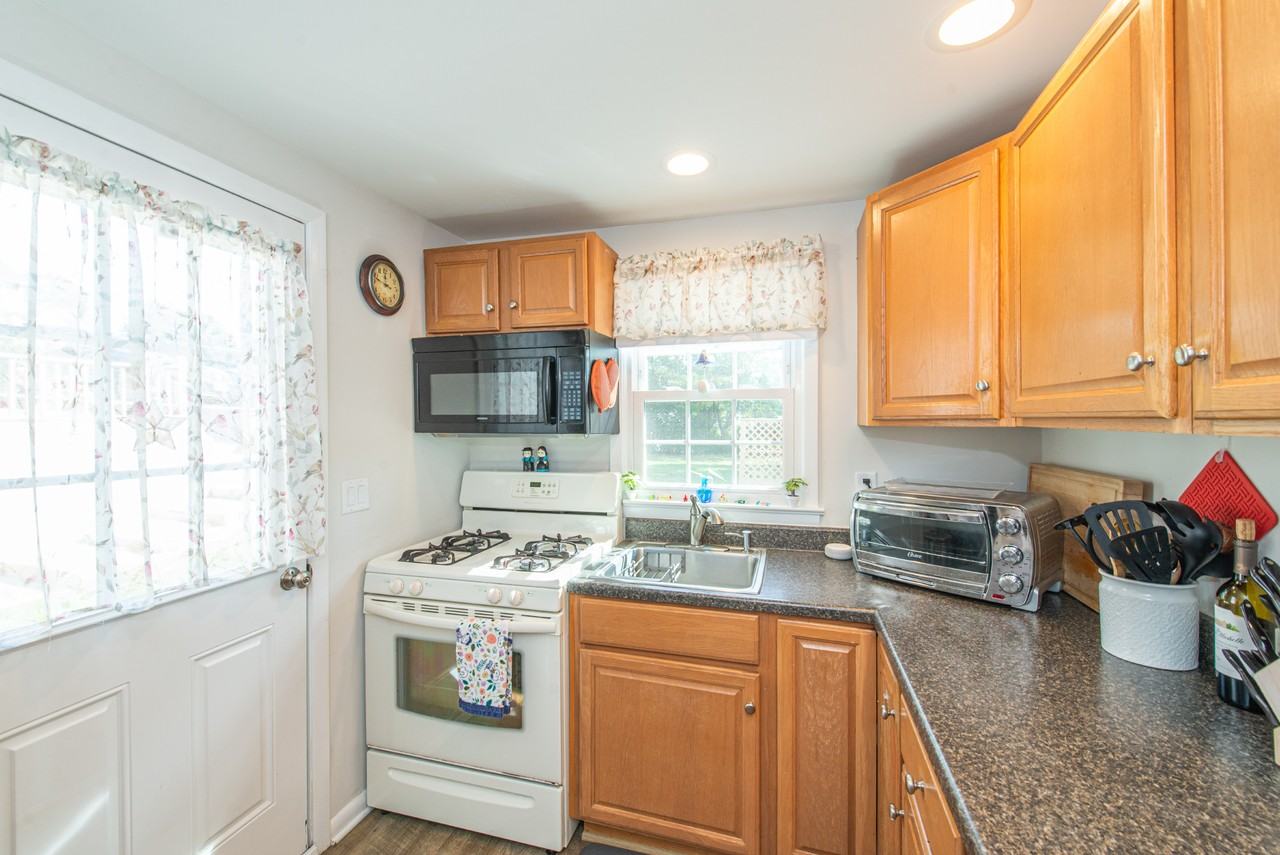 325 Liberty Street - Photo 6 of 19