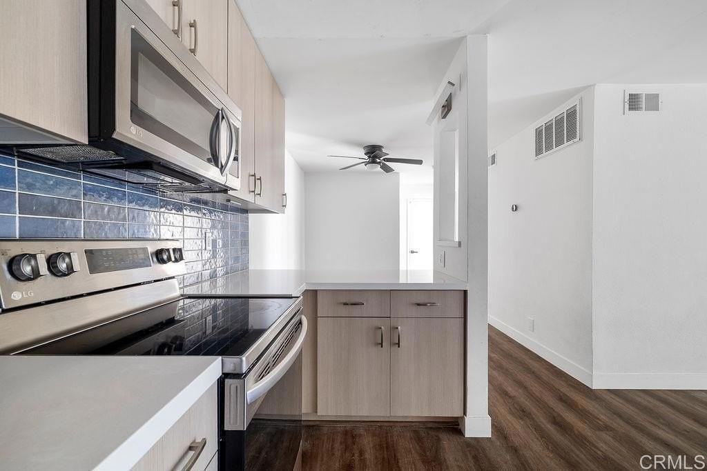 745 E Bradley Ave - Photo 4 of 20