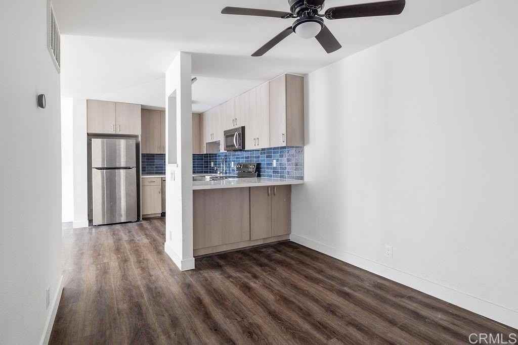 745 E Bradley Ave - Photo 6 of 20