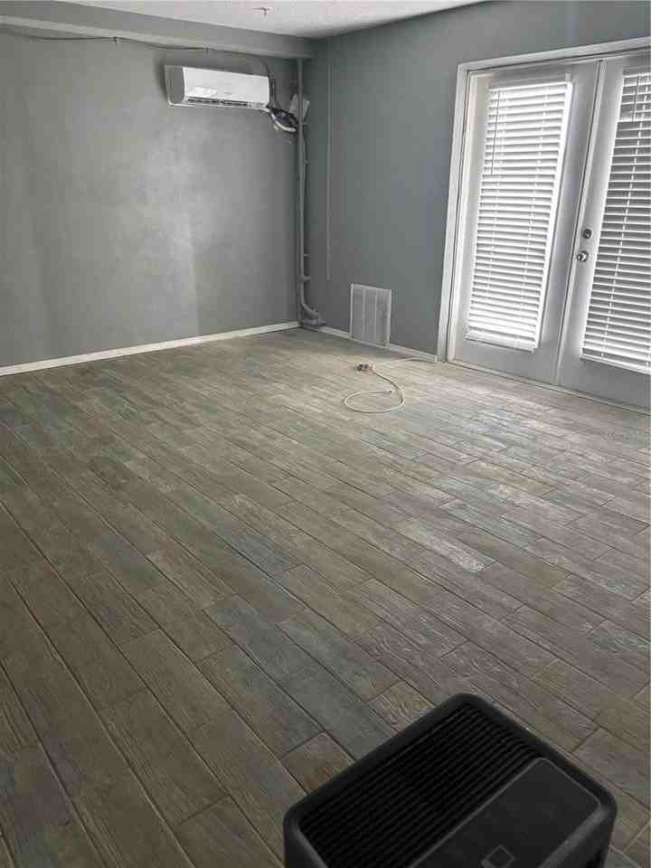 200 Brightwater Dr - Photo 3 of 31