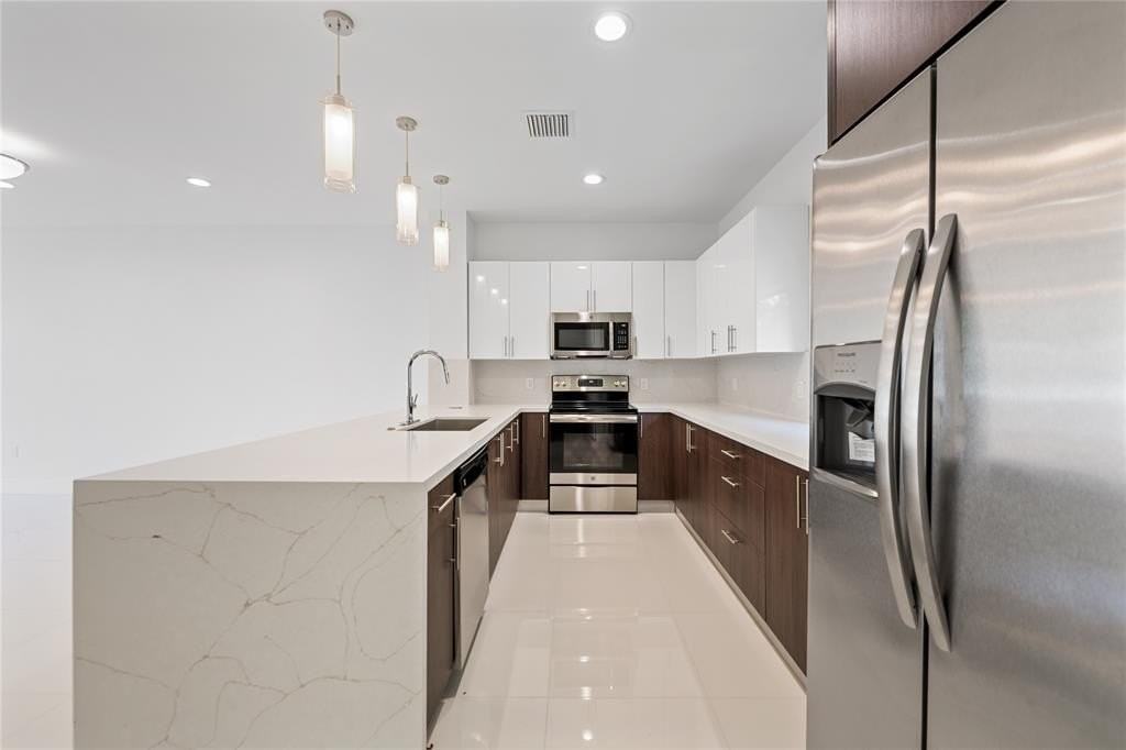 1428 Sw 4th Ave #1428 - Photo 3 of 38