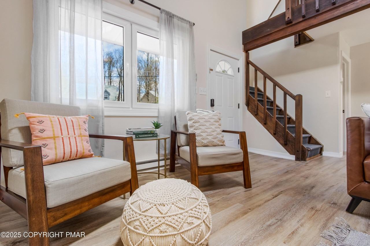 8948 Deerfield Road - Photo 5 of 18