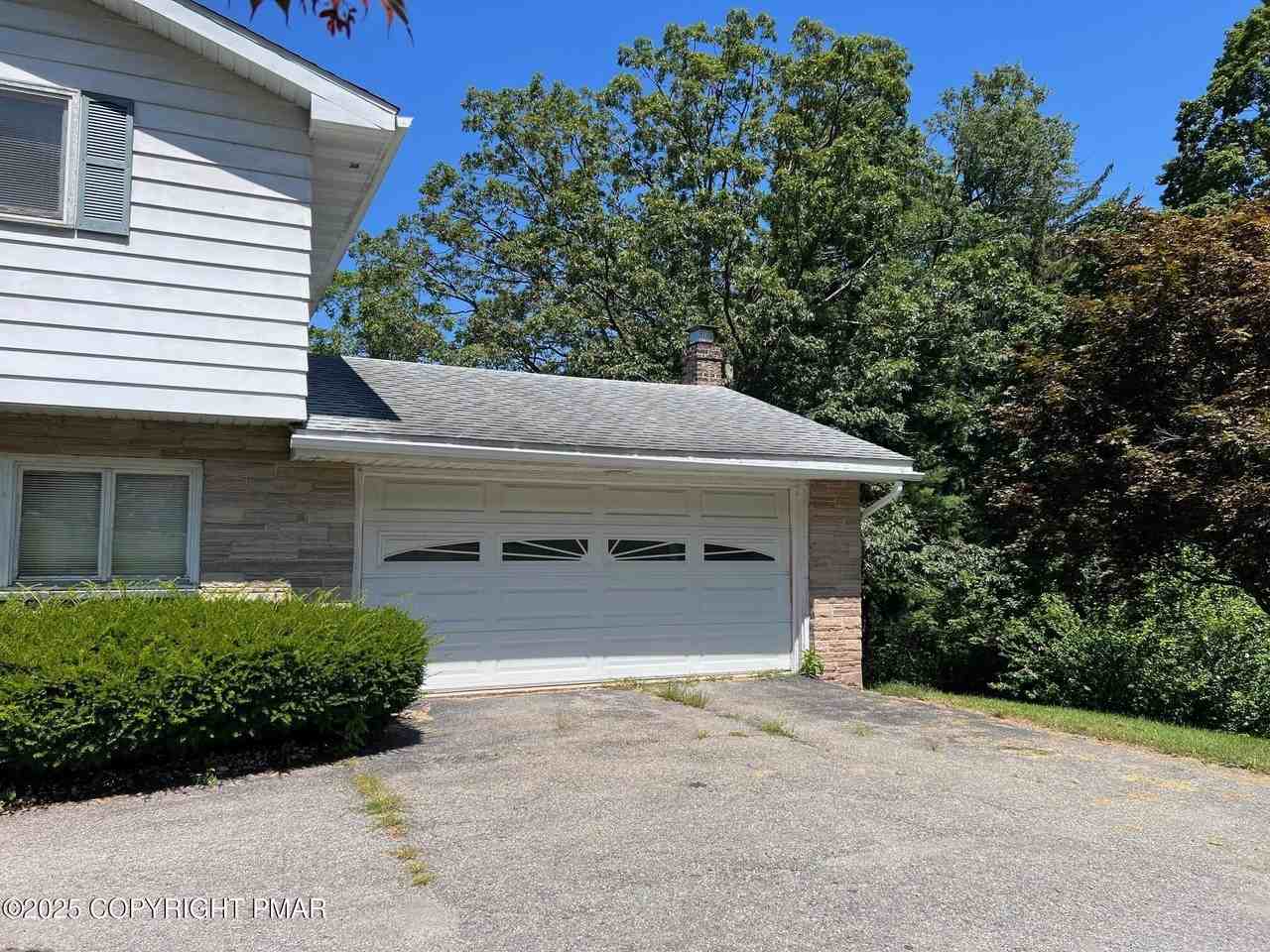 580 E Catawissa St - Photo 2 of 25