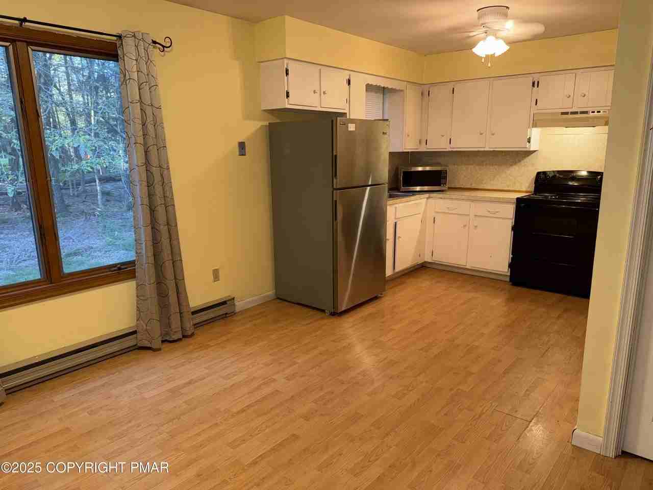 27 Poplar Ln - Photo 3 of 26