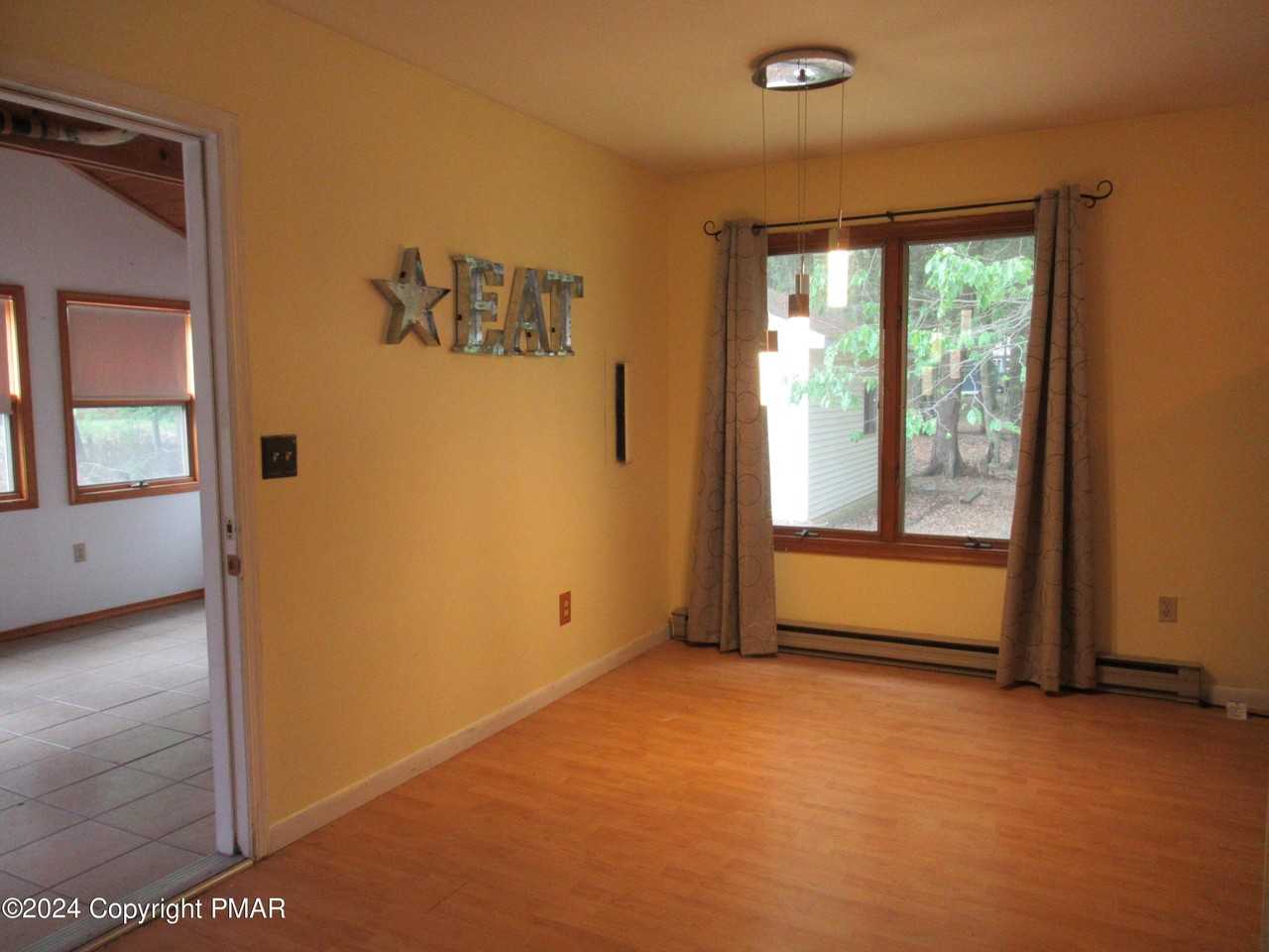 27 Poplar Ln - Photo 4 of 26