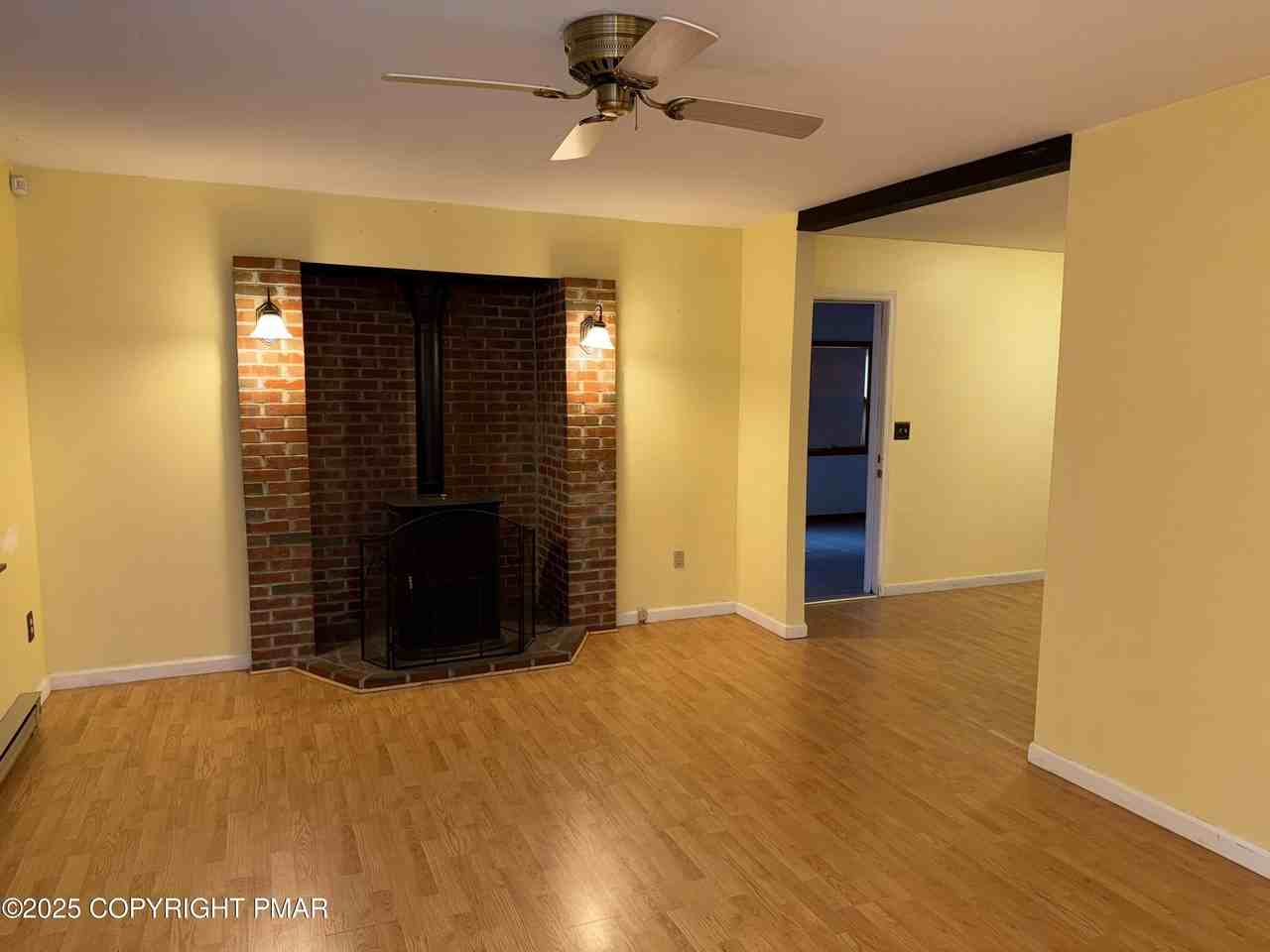 27 Poplar Ln - Photo 5 of 26