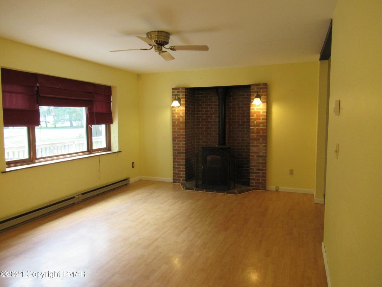 27 Poplar Ln - Photo 6 of 26