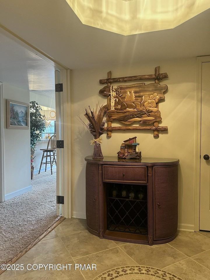 33 Midlake Drive - Photo 2 of 39