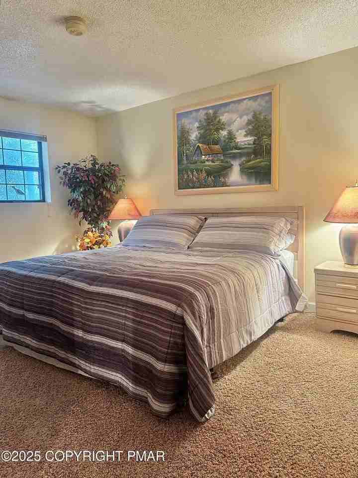 33 Midlake Drive - Photo 7 of 39