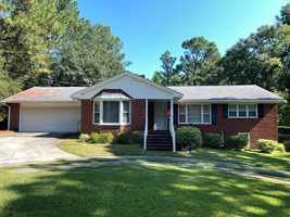 featured image of 910 Wildwood Rd