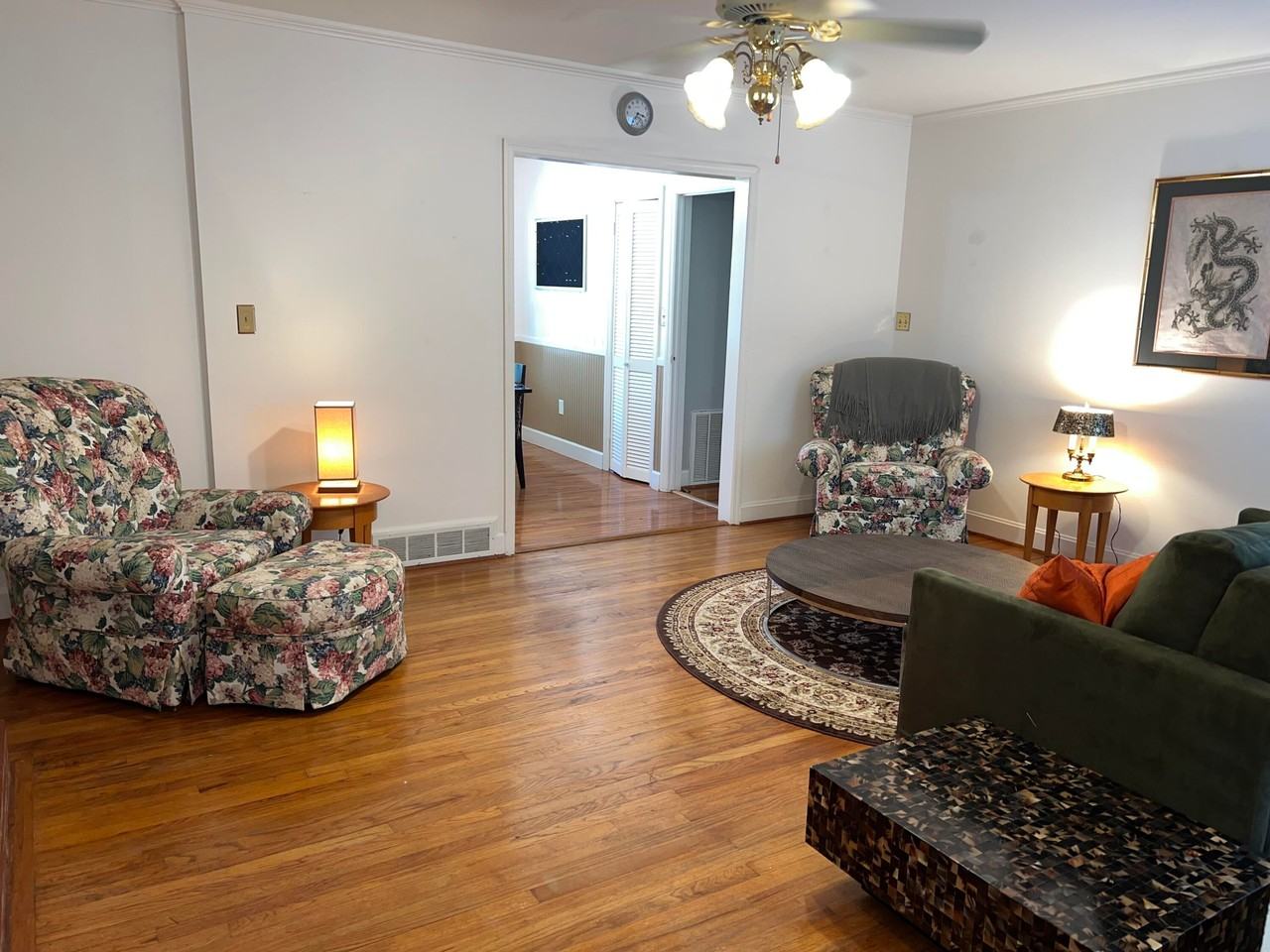 910 Wildwood Rd - Photo 3 of 28