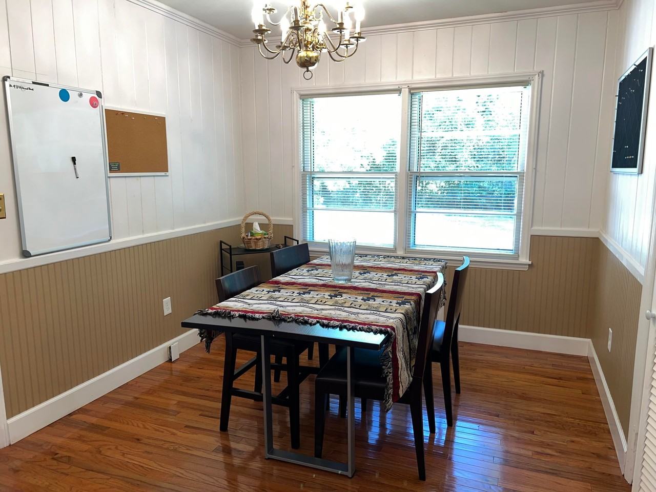 910 Wildwood Rd - Photo 4 of 28