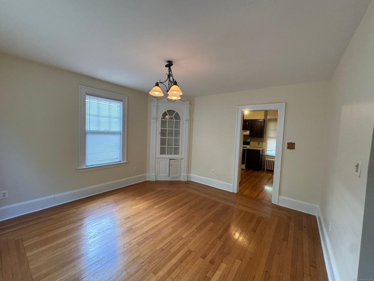 139 W Park Ave - Photo 2 of 19