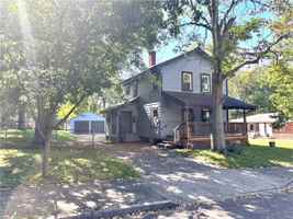 featured image of 1012 Chandler Ave