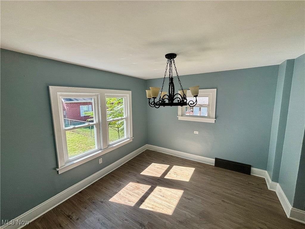 1012 Chandler Ave - Photo 5 of 15