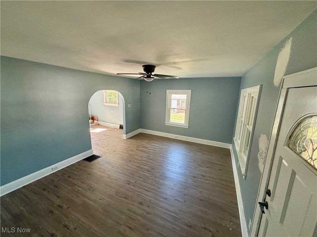 1012 Chandler Ave - Photo 6 of 15