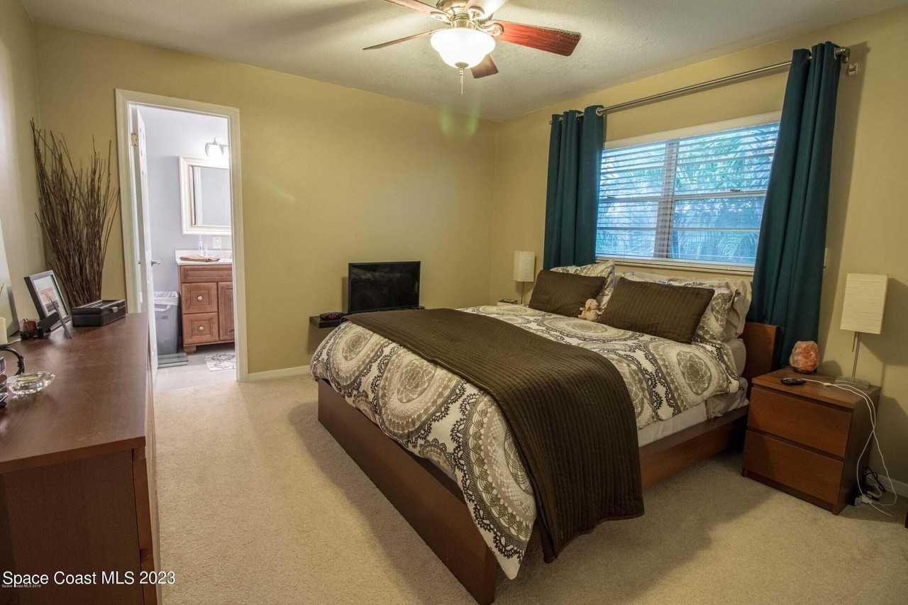 210 Maple Drive - Photo 7 of 14