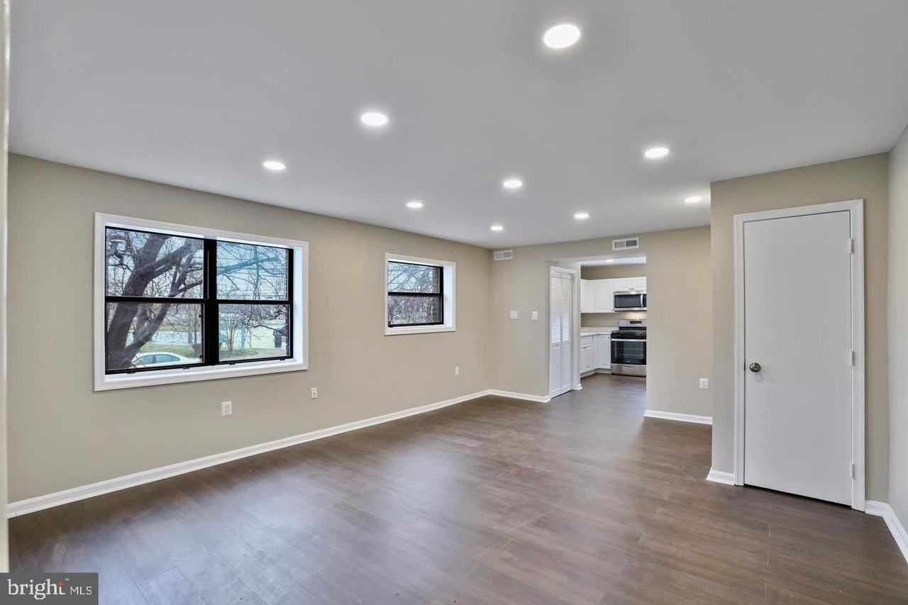 3287 15th Pl Se Apt 101 #101 - Photo 3 of 16