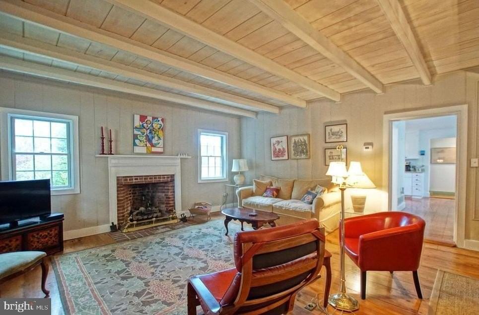 38 Shipcarpenter Sq - Photo 7 of 27