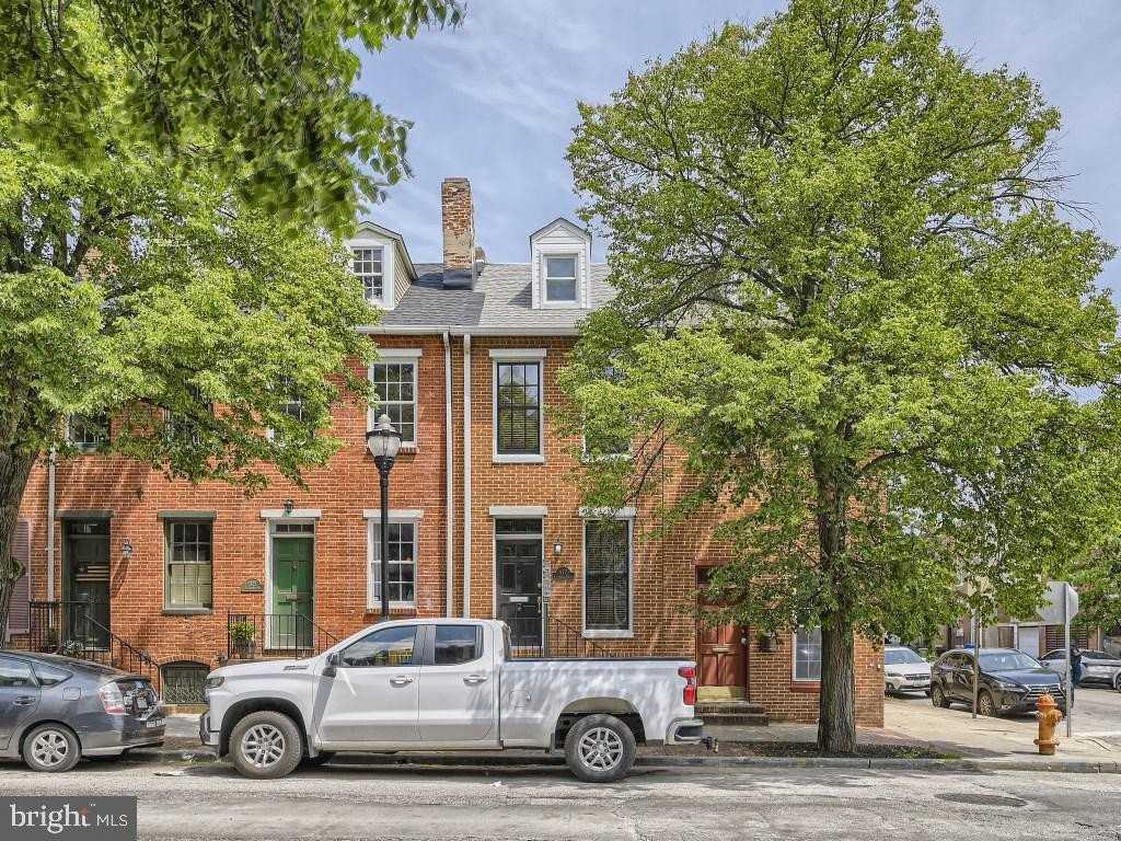 827 S Charles St - Photo 2 of 28