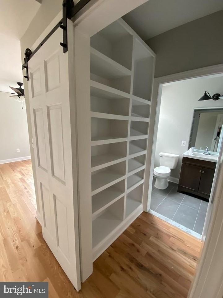 325 E 21st St - Photo 5 of 28