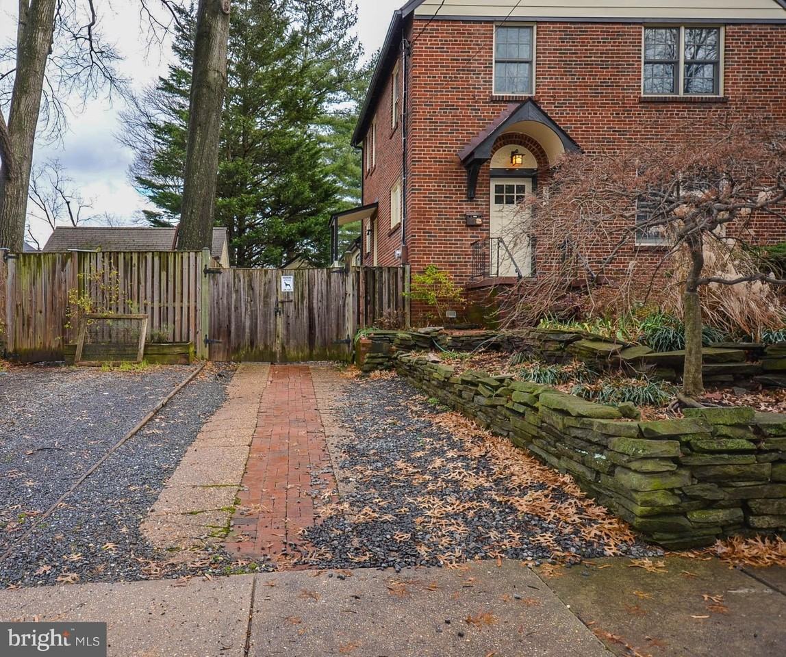 7205 46th Street - Photo 3 of 50