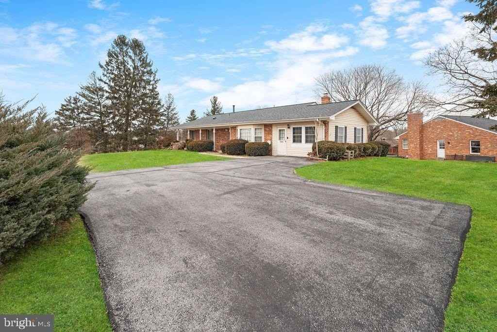 24620 Marlboro Drive - Photo 2 of 39