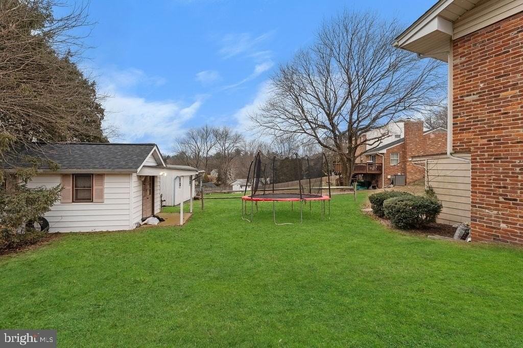 24620 Marlboro Drive - Photo 4 of 39